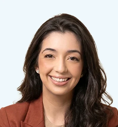 Dra. Leticia Albuquerque Cunha Casé, oftalmologista que faz plástica ocular no HOB